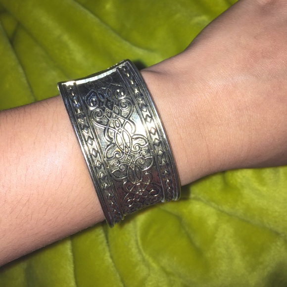 Wrist clamp bracelet