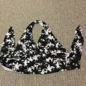 Tie back halter top.