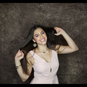 Meet your Posher, Mikaela