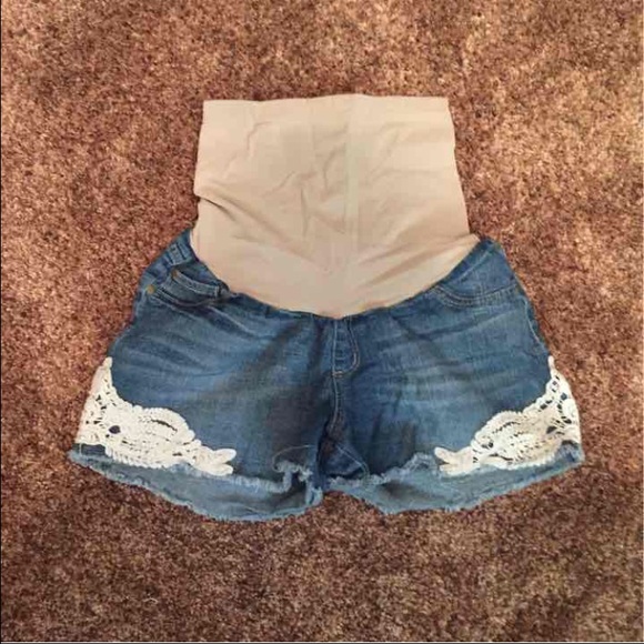 Maternity shorts