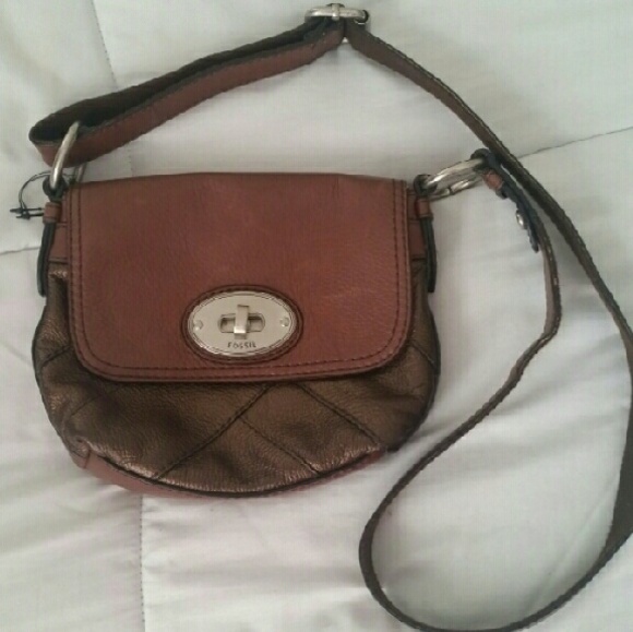 SOLD! Fossil Maddox Twistlock Crossbody, Small
