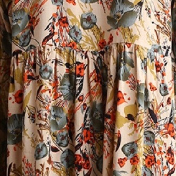 ❗️LAST❗️Taupe floral print top with bell sleeves - Picture 4 of 4