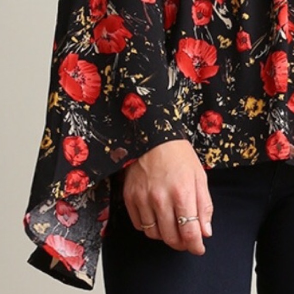 ❗️LAST❗️Black floral print top with bell sleeve - Picture 4 of 4
