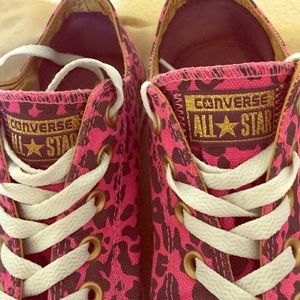 Pink leopard!!! CONVERSE ALL⭐️STAR CHUCK TAYLORS