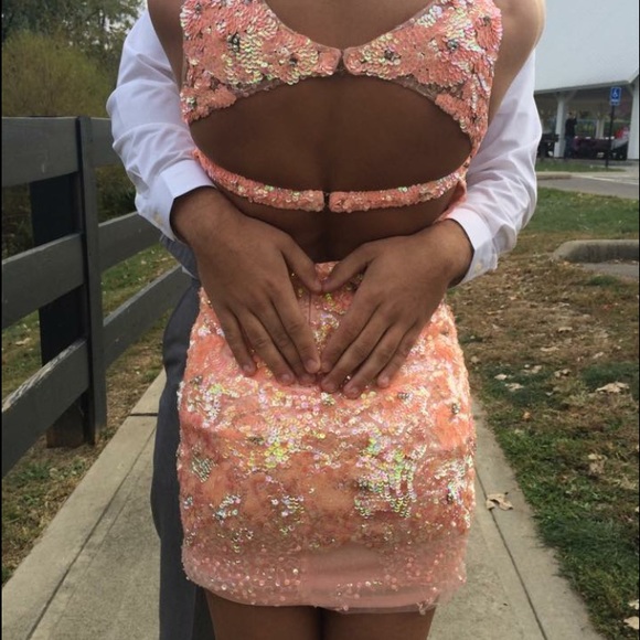 Homecoming dress - Picture 2 of 3