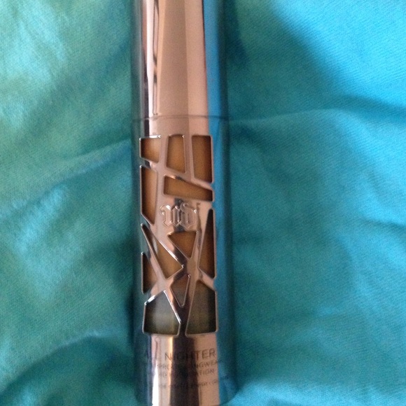 Urban Decay All Nighter Liquid Foundation