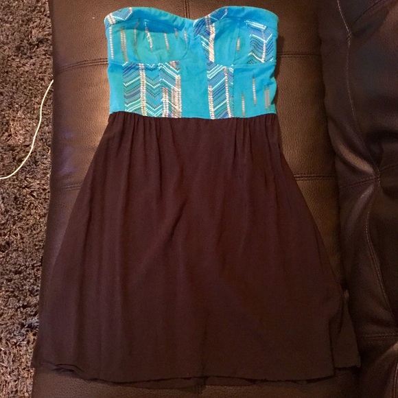 Dress 😍 - Picture 2 of 4