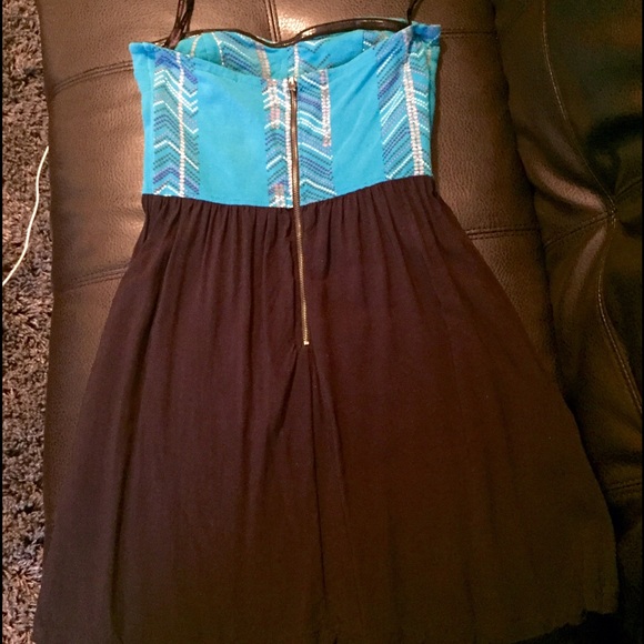 Dress 😍 - Picture 3 of 4