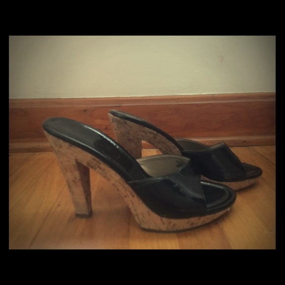 Nine West size 8.5 black slide in heels