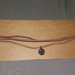 Brown suede chocker necklace with stone