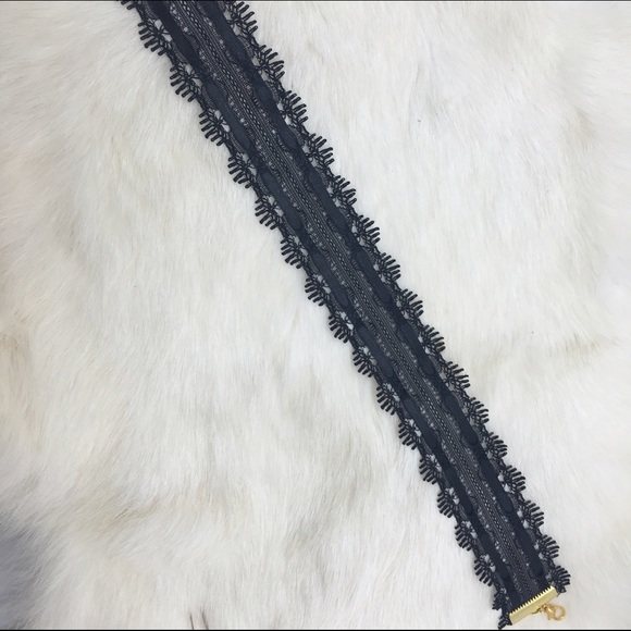 Ribbon Lace Choker - Picture 2 of 4