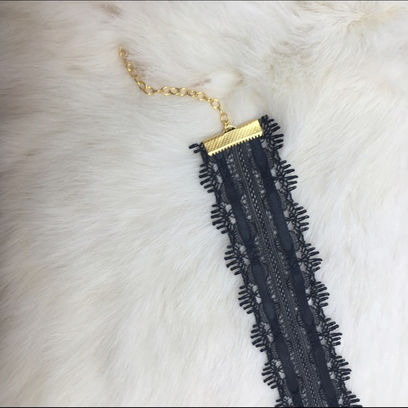 Ribbon Lace Choker - Picture 3 of 4