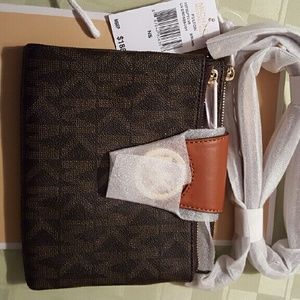 NWT Michael Kors Wallet Crossbody