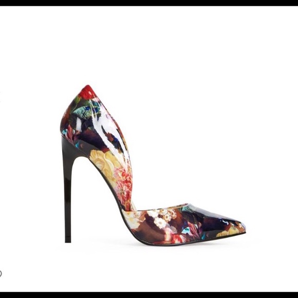 Floral,pointed heel,not in a box.