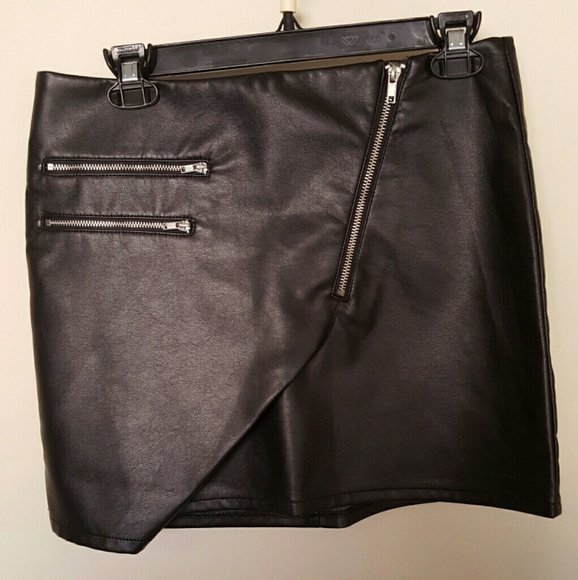 H&M Vegan Leather Mini Skirt