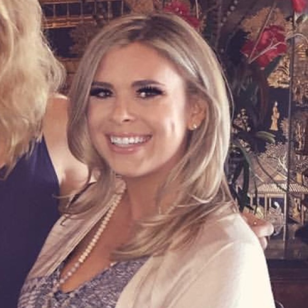 Meet your Posher, Courtney - Picture 1 of 1