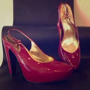 Saucy red Colin Stuart platform sling back pumps👄