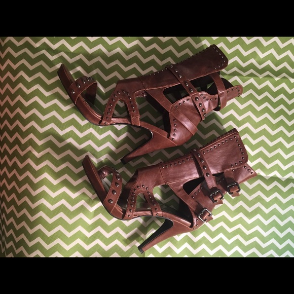 Shoe Dazzle brown heels