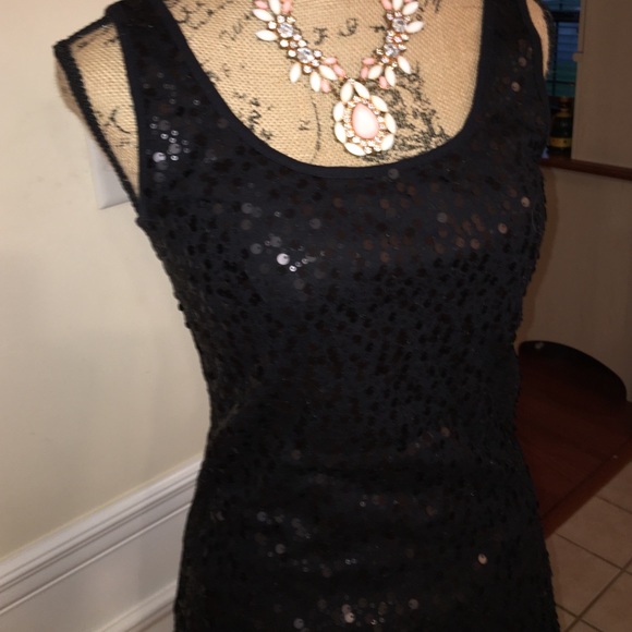Tops - Old Navy sleeveless Sequin top Size M Tall