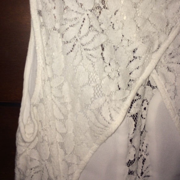 BCBG White high low dress. Size 4 - Picture 3 of 3