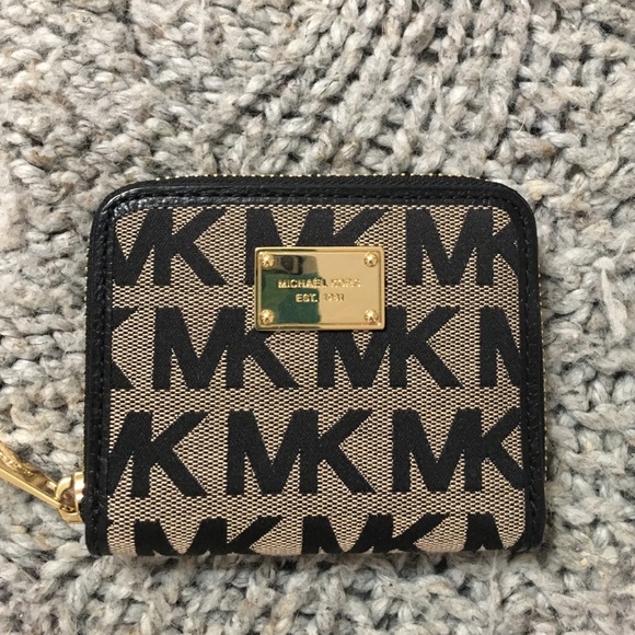 Michael Kors wallet