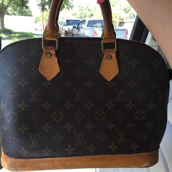 AUTHENTIC LOUIS VUITTON ALMA