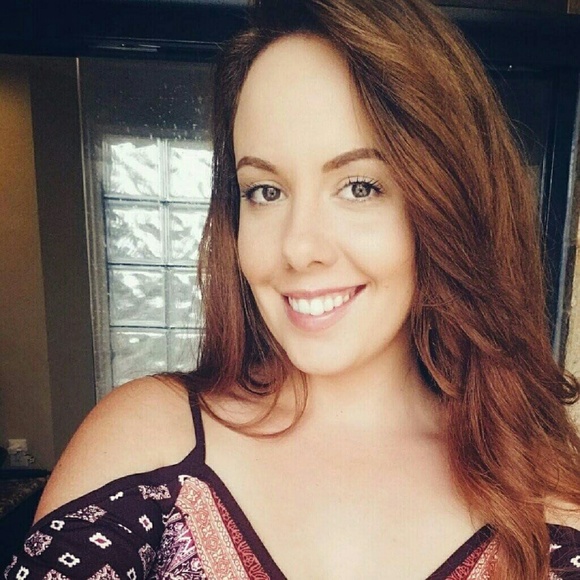 Meet your Posher, Britt - Picture 4 of 4