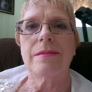 Meet your Posher, Angelia