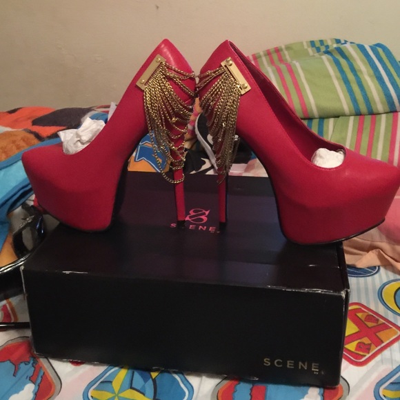 Red heels - Picture 3 of 3