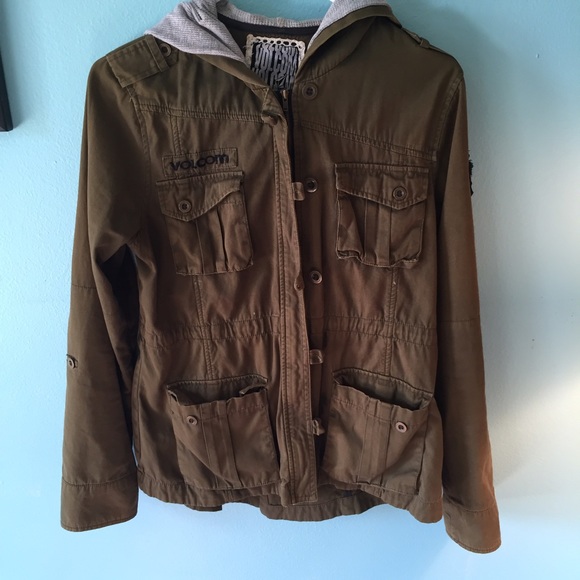 Volcom Jacket ❌NOT HERE FOR LONG❌