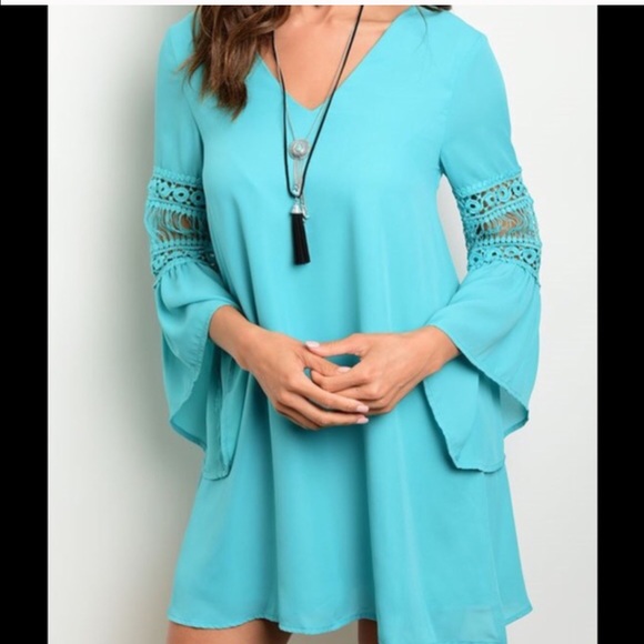 SALE Stunning Tiffany blue v-neck dress 🎀 - Picture 2 of 3