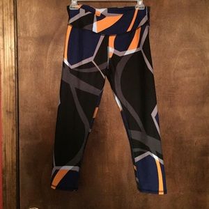 Fabletics Capri Yoga pants Sz Small