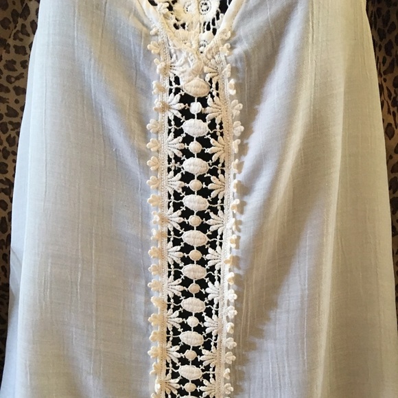 Guess Crisscross Tank - Picture 2 of 3