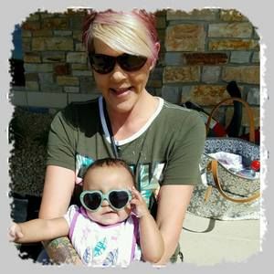 Meet your Posher, Dena