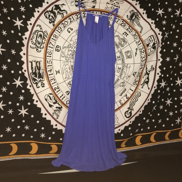 Beautiful Knee Length Flowy Cocktail Dress