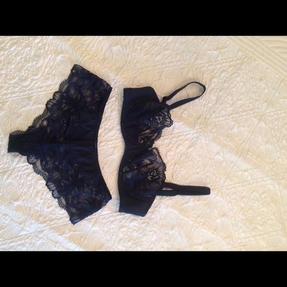 Sexy lacy navy blue set never worn.