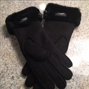 Uggs women's shearling gloves, sz M