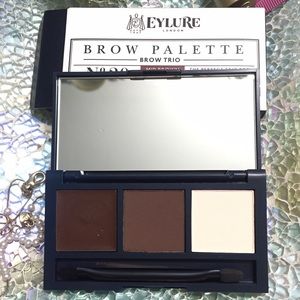 Eyelure brow pallet in mid brown
