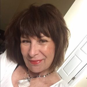 Meet your Posher, Denise