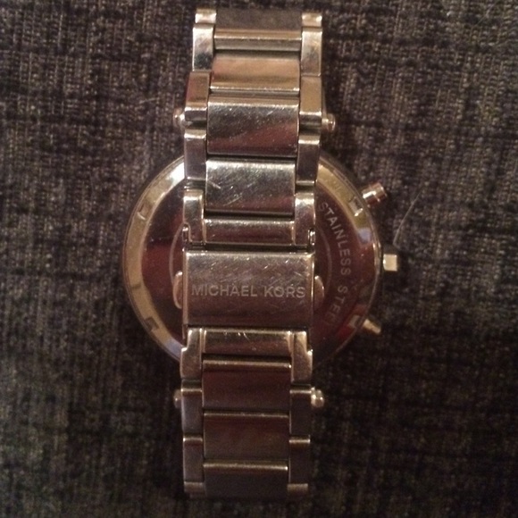 Michael Kors Large Face Watch - Picture 3 of 4