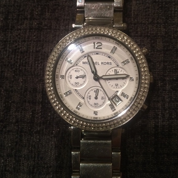 Michael Kors Large Face Watch - Picture 4 of 4