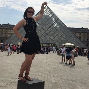 Meet your Posher, Adrienne