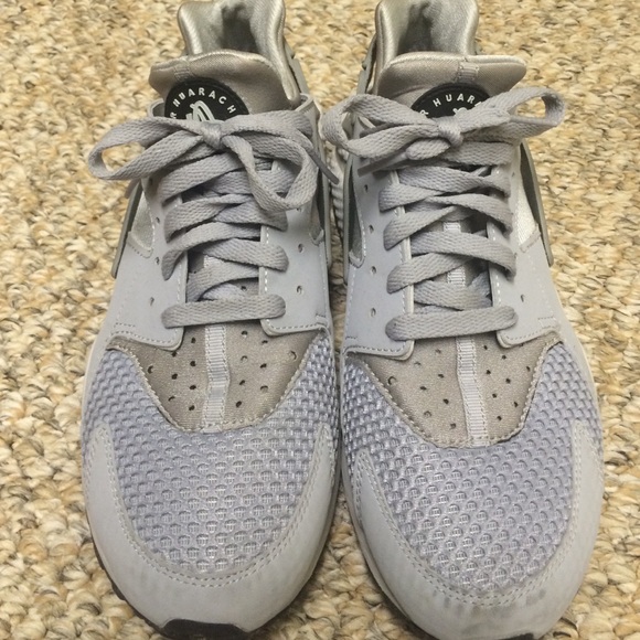 Nike huaraches. Gently worn. Men's