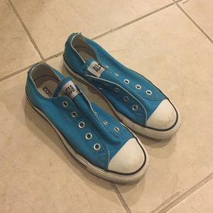 blue laceless converse