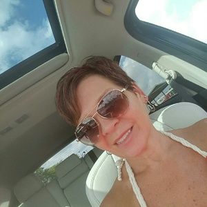 Meet your Posher, Paula