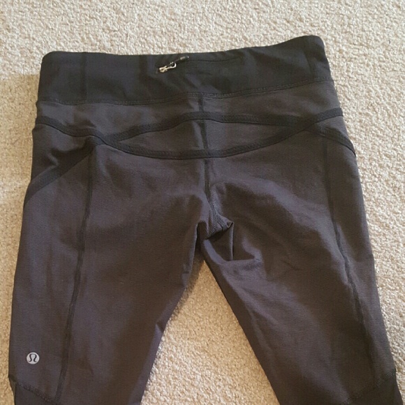 Lululemon running crop