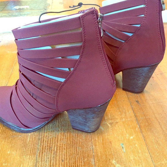 Rue 21 burgundy boots