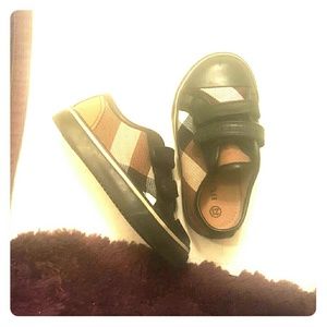 Burberry shoes kids
