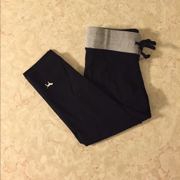 Pink Victoria's Secret crop leggings