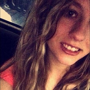 Meet your Posher, Taya